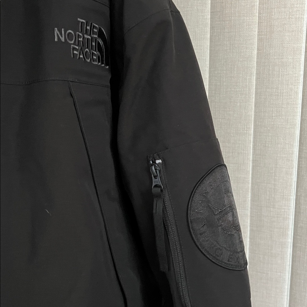 THE NORTH FACE Men's Expedition McMurdo Parka, Black - Picture 6 of 15